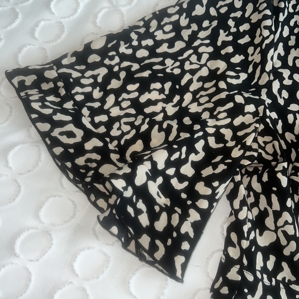 Leopard flutter slv romper - Picture 2 of 5